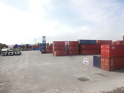 container miền nam ph&aacute;t